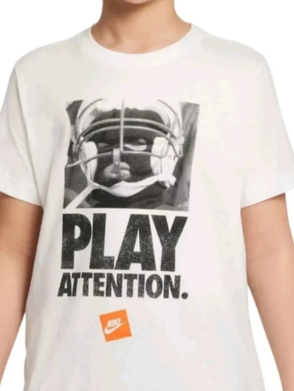 Nike White Graphic 'PLAY ATTENTION' Tee with Orange Logo Size Large